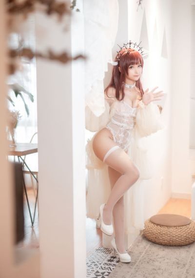 他趴在两腿中间舔我高潮的视频