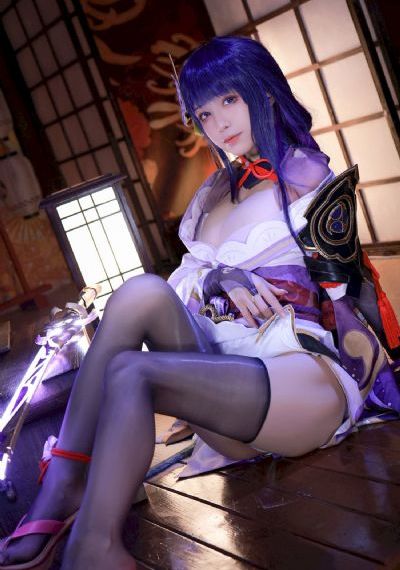 年轻貌美的继牳
