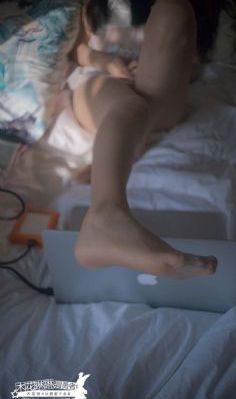老头天天吃我奶躁我的电影